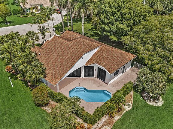 4th image of 2602 SW 132nd Way