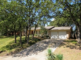 833 Wade Dr, Bedford, TX 76022