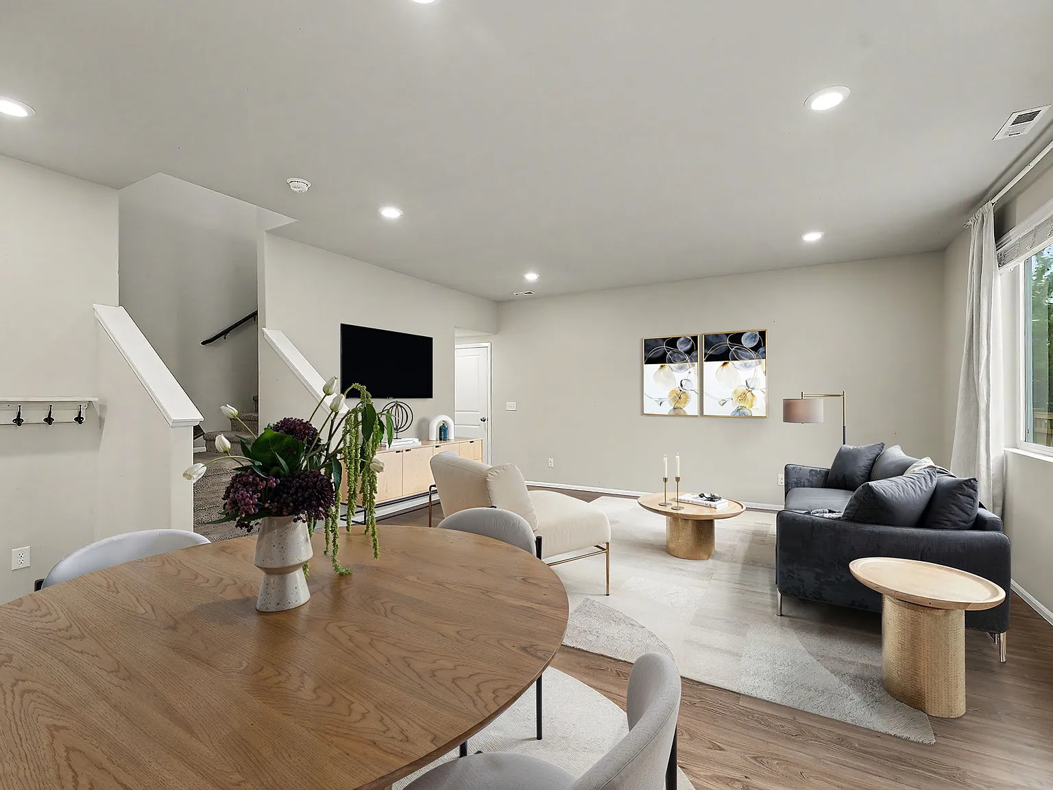 3 bed, 2.5 bath, 1570 sqft, $3,000 — Photo 3