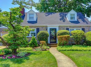 32 Intervale, Rockville Centre, NY 11570