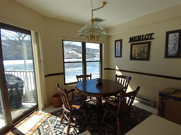 3rd image of 61 Midlake Dr Unit 302