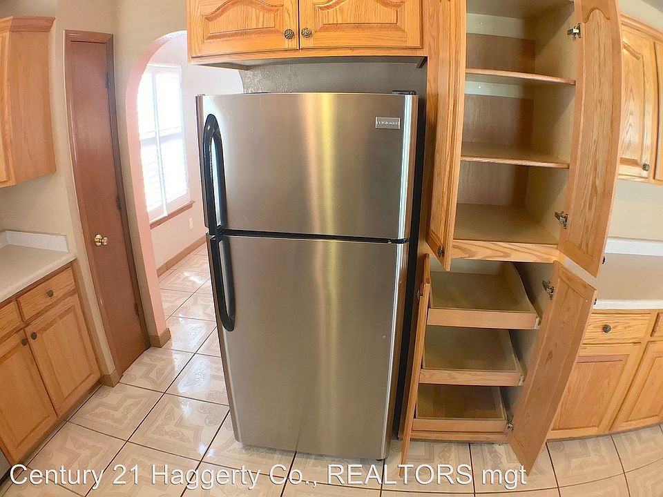 1st image of 5780 Hank Aaron Dr