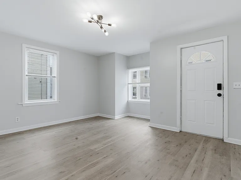 92 Sylvian St #1 — Photo 9