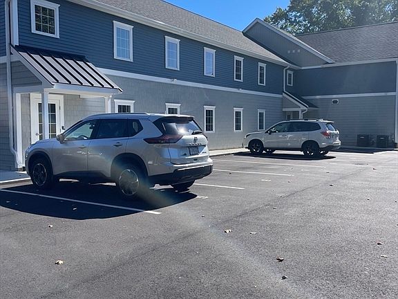 3rd image of 176 Wales St #4