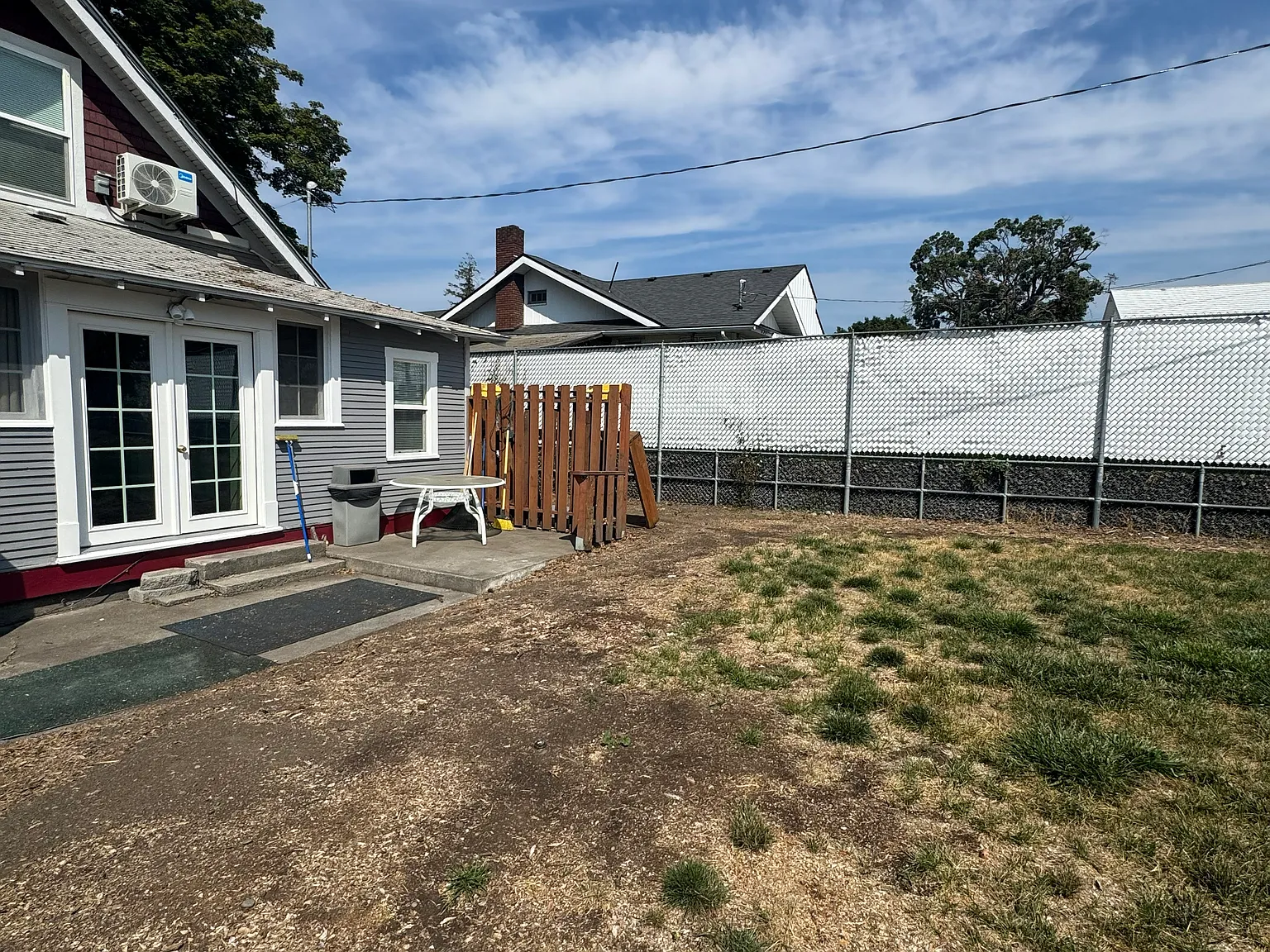 3 bed, 2.5 bath, 1500 sqft, $2,400 — Photo 4