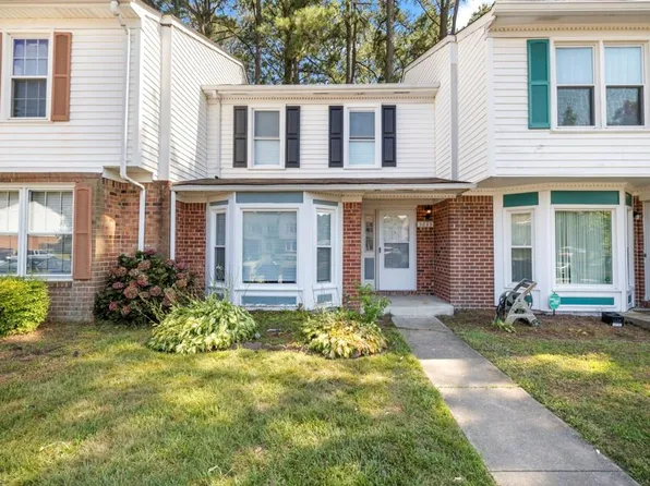 5635 Picadilly Ln, Portsmouth, VA 23703