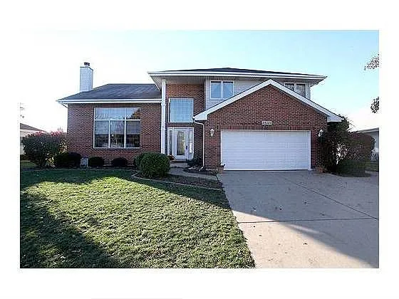 24121 W Douglas Dr photo 1