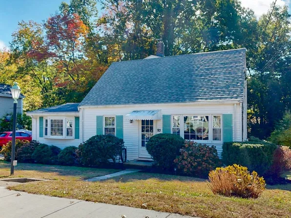 93 Ames St, Quincy, MA 02169