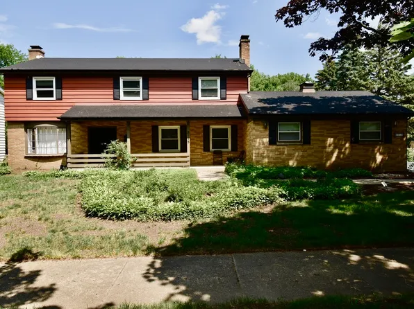 2115 Chestnut St, Waukegan, IL 60087