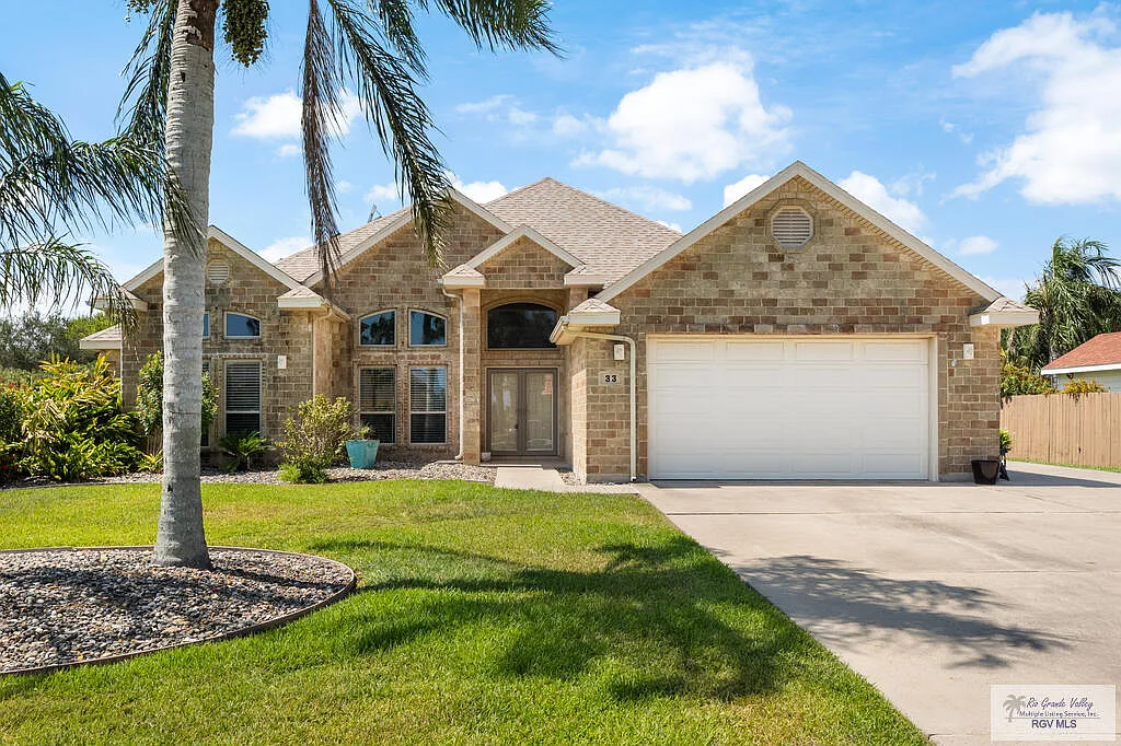 3 bed, 2.0 bath, 1940 sqft, $3,400 — Photo 1