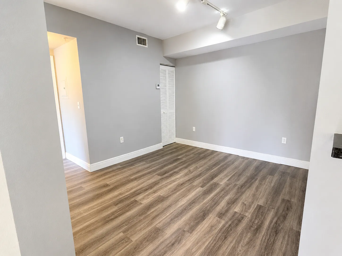 2 bed, 850 sqft, $2,250 — Photo 3