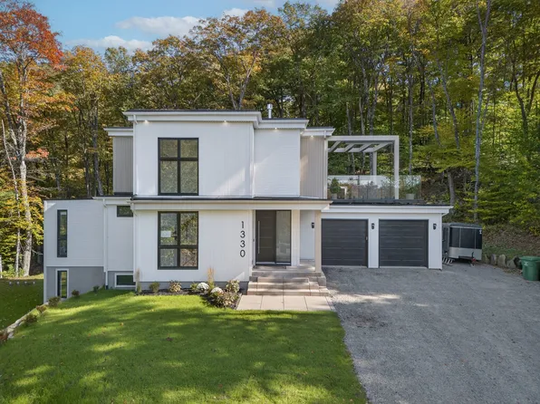 1330 Rue Patricia Park, Mont Tremblant, QC J8E 2L4