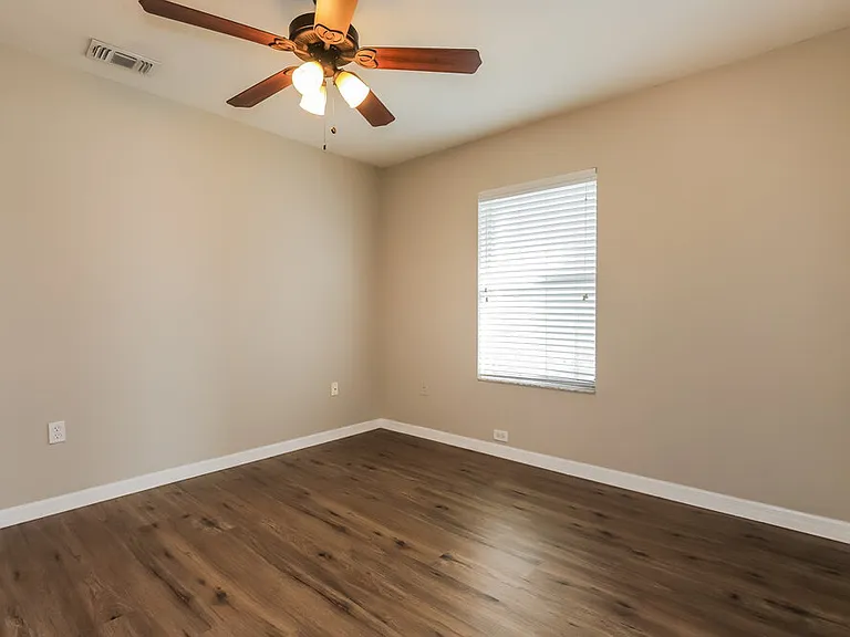 219 Lookout Dr — Photo 14