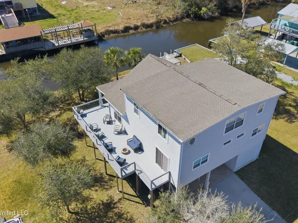 5015 1st Ave, Bay Saint Louis, MS 39520