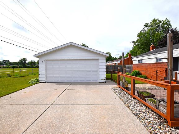 4th image of 2482 Anderson Rd