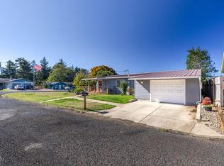 1061 NE Douglas St, Newport, OR 97365