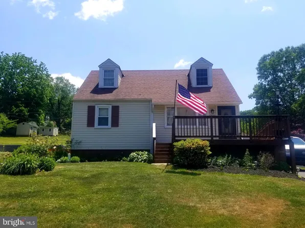 90 Village Way, Malvern, PA 19355