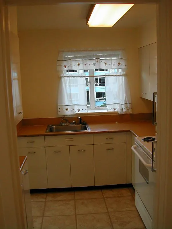 1 bed, 850 sqft, $1,595 — Photo 4