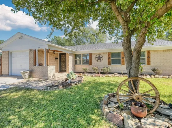 318 N Cottonwood Dr, Richardson, TX 75080