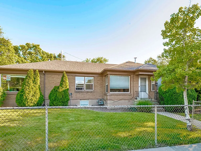 632 E Kensington Ave — Photo 1