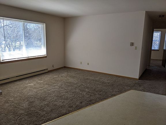 3rd image of 131 John St #5