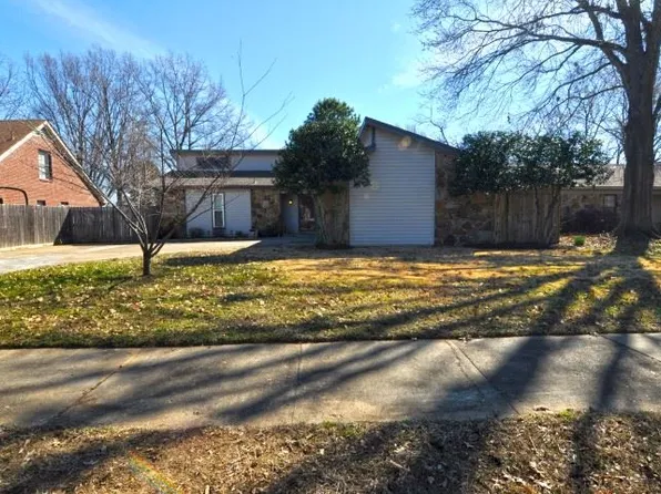 2966 Crowell St, Memphis, TN 38133