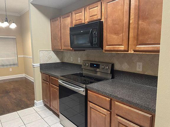 5th image of 9505 Armelle Way Unit 6