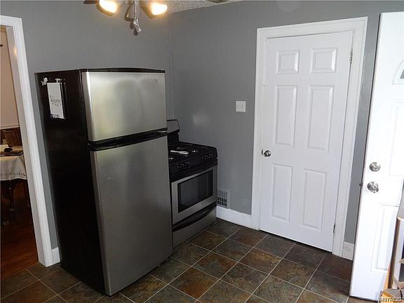5th image of 1746 Linden Ave