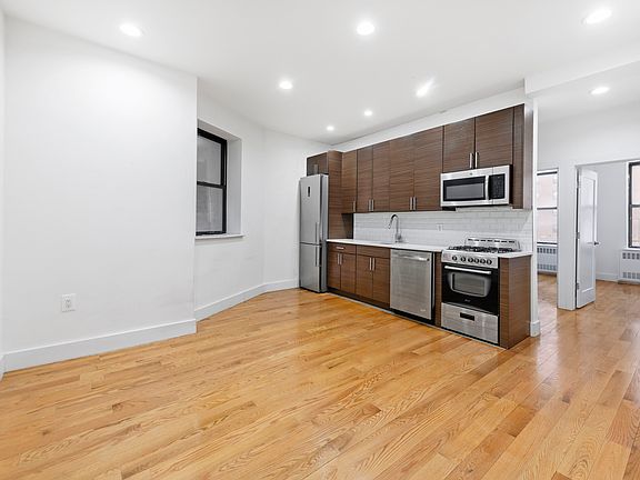 4th image of 506 Manhattan Ave #55C