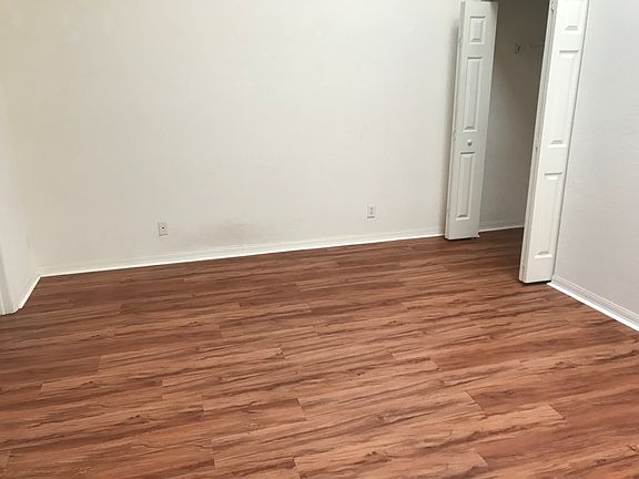 3rd image of 8129 Pacific Beach Dr