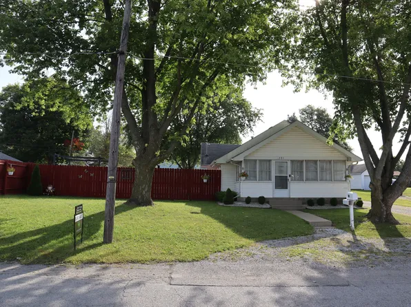 521 N Young St, Frankfort, IN 46041