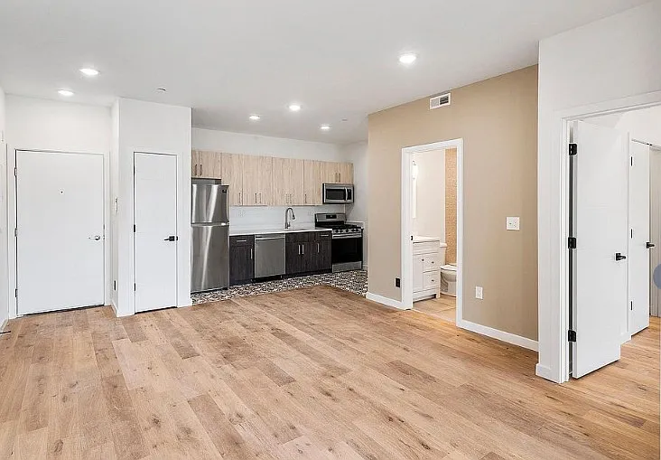 438 Memphis St #12 — Photo 2
