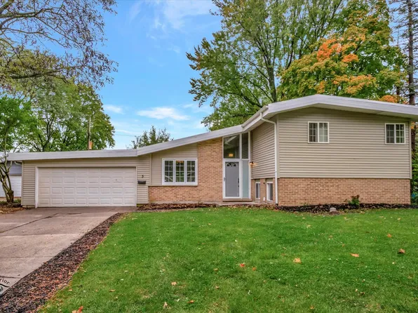 3 Warwick Ct, Park Forest, IL 60466