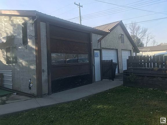 5th image of 5048 48th St