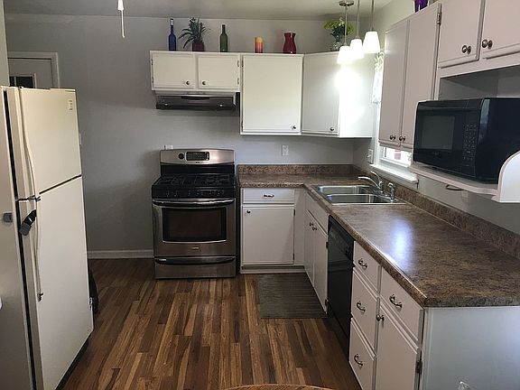 3rd image of 436 E Walnut St