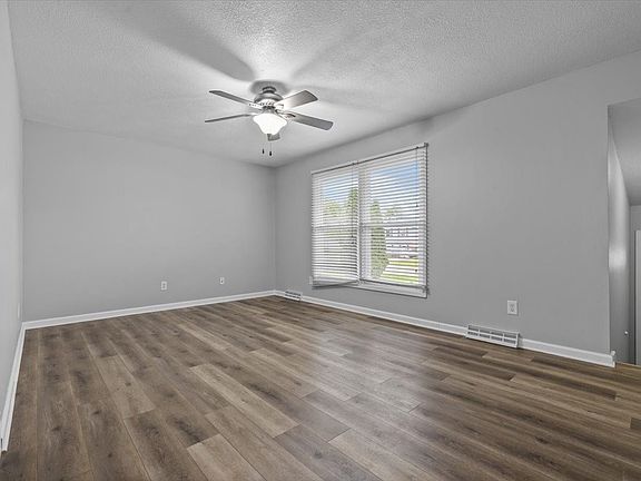 3rd image of 1706 NW 10th St