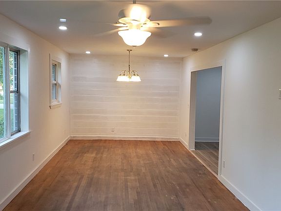 4th image of 502 W Howard Dr