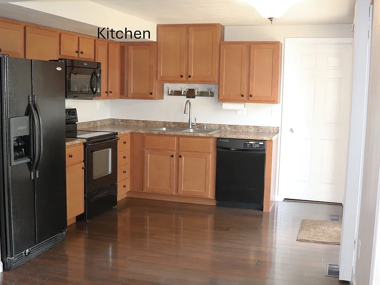 60 Plum Tree Dr — Photo 4