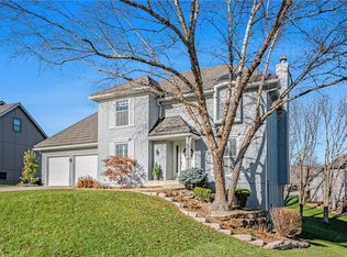 304 NE Warrington Ct, Lees Summit, MO 64064