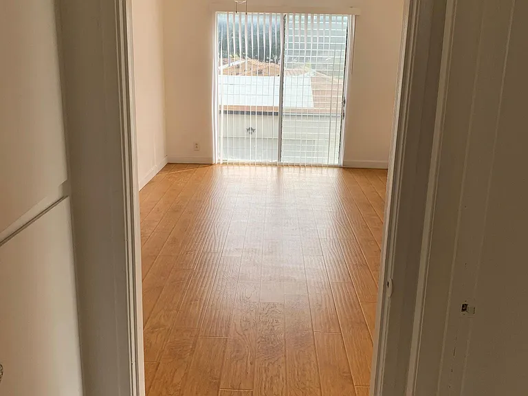 2122 Ocean Park Blvd #8 — Photo 6