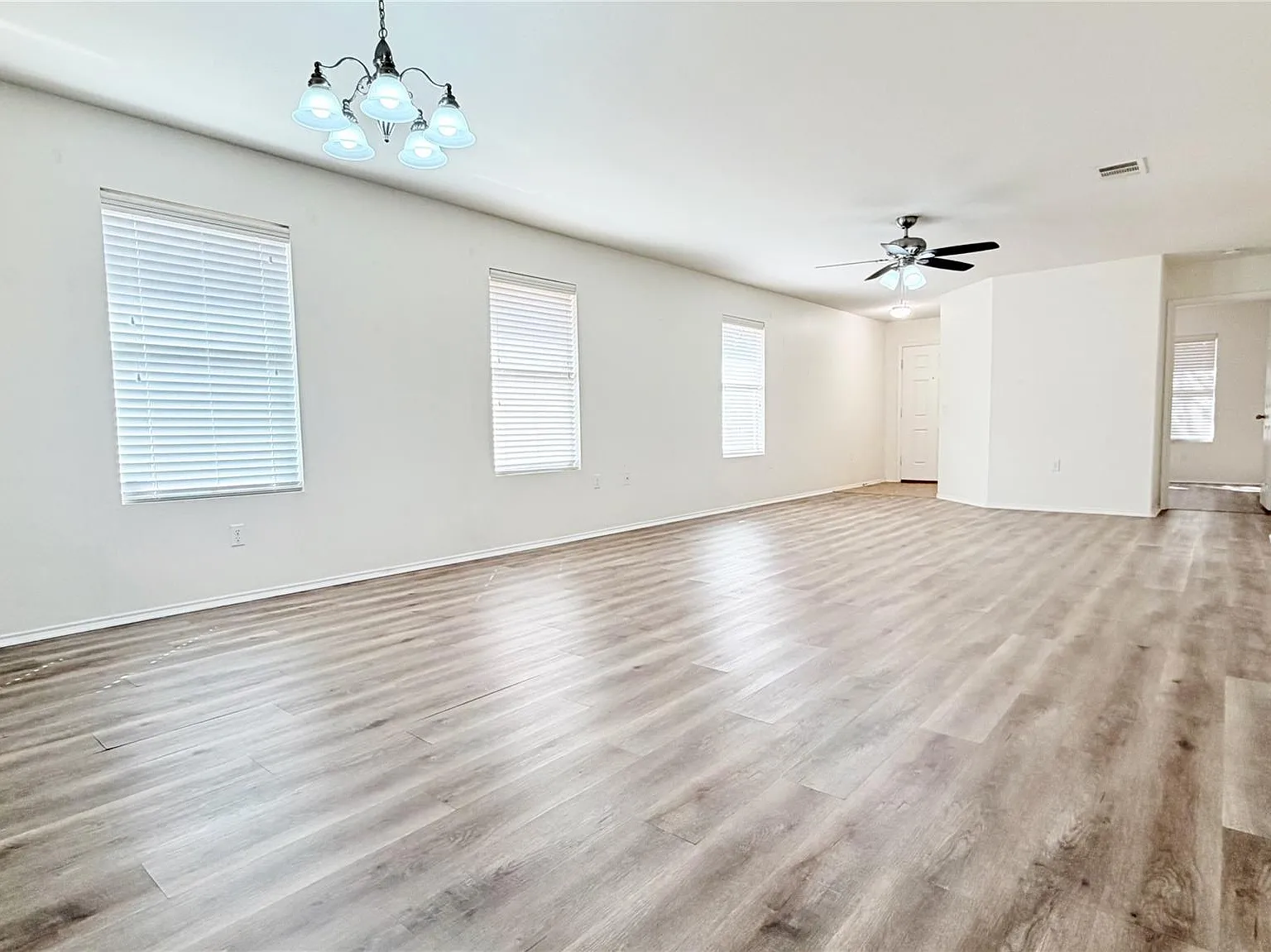 3 bed, 2.0 bath, 1509 sqft, $1,795 — Photo 4