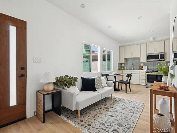 5th image of 5449 S Victoria Ave #1/2