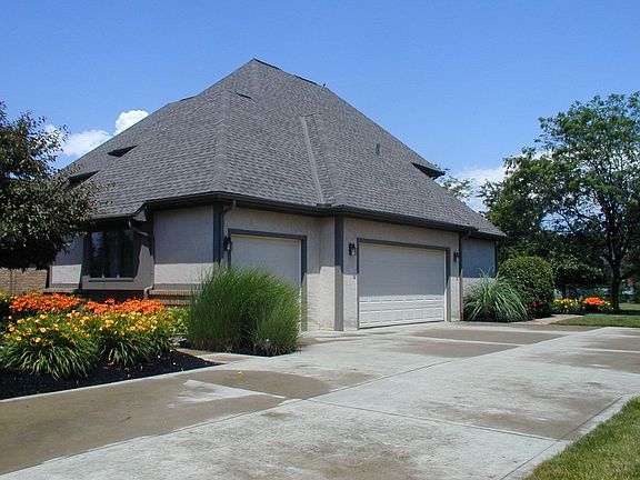 3 Car Garage