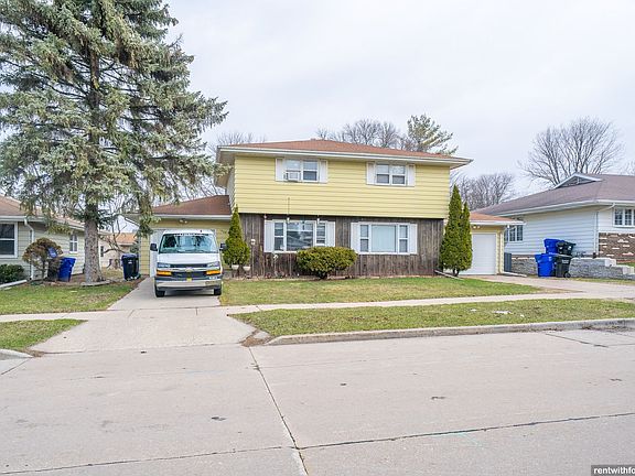 3rd image of 1500 E Pershing St #1502