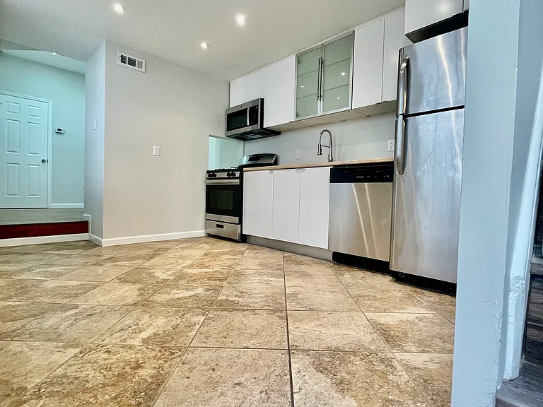 1005 Frankford Ave #2 — Photo 7