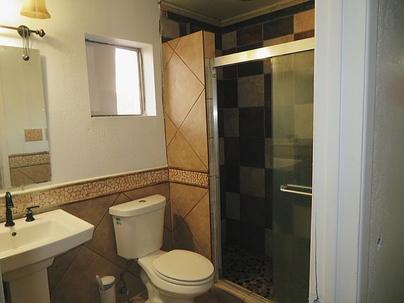 3rd image of 503 W 13th St