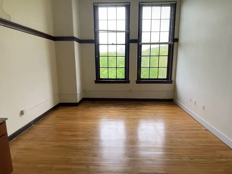 1710 Bruce Ave — Photo 4