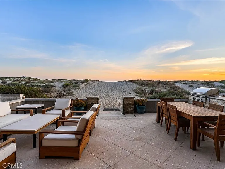 7304 W Oceanfront — Photo 33