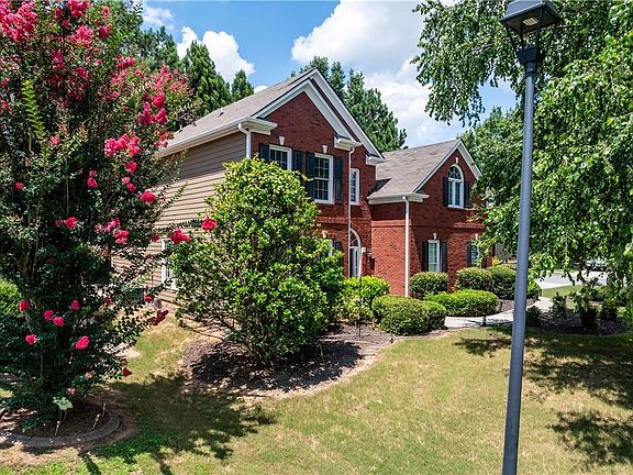 2nd image of 1928 Barrett Knoll Cir NW
