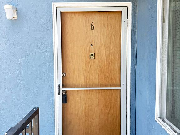 2nd image of 627 Dowling Blvd APT 6